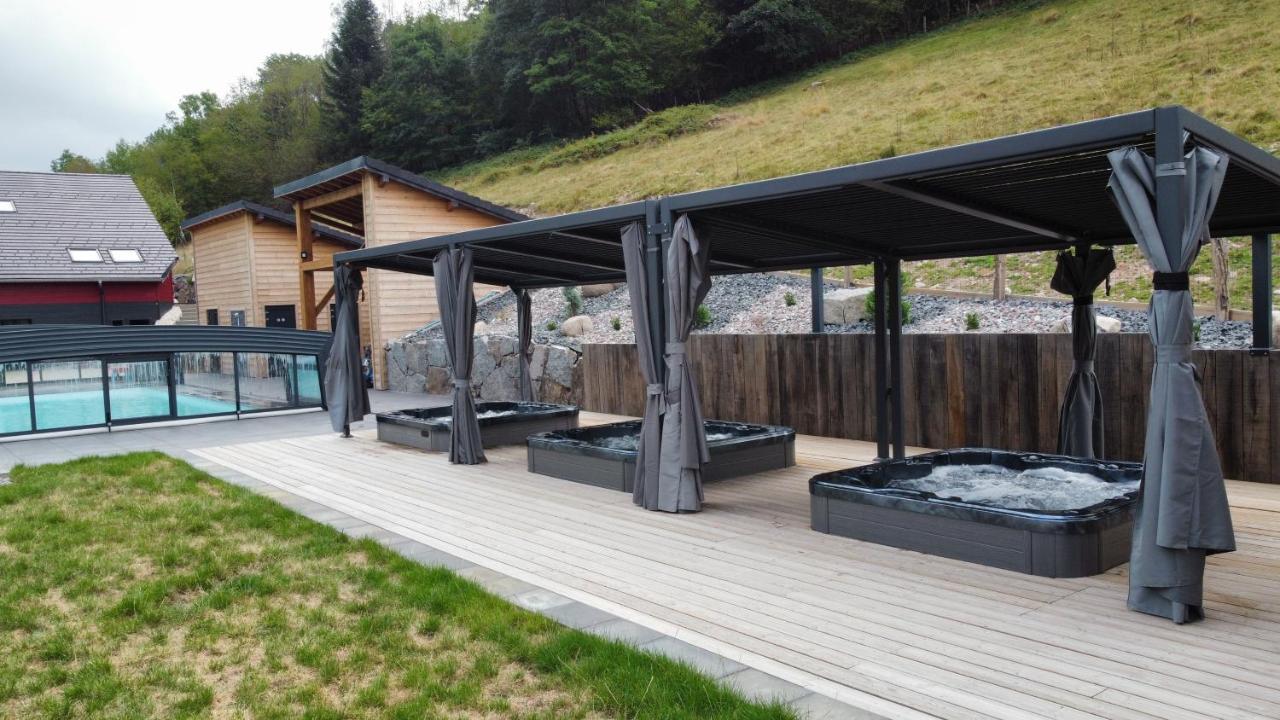 La Ferme De Rochesson, Jacuzzis & Piscine Commune מראה חיצוני תמונה